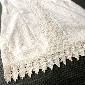 Japna Bridal White Eyelet Lace Sheath Petite Dress Size M